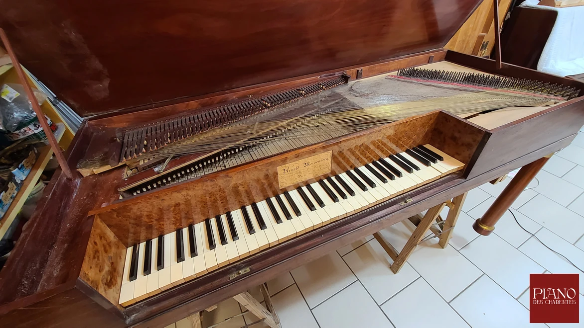 Piano Forte carré MEISENBERG 1819 acajou et loupe d'orme