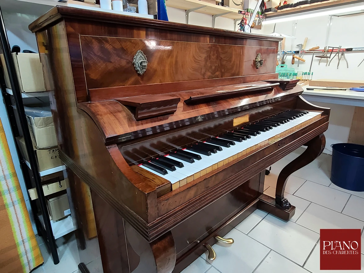 PLEYEL Pianino acajou de Cuba pattes de Lion 1837