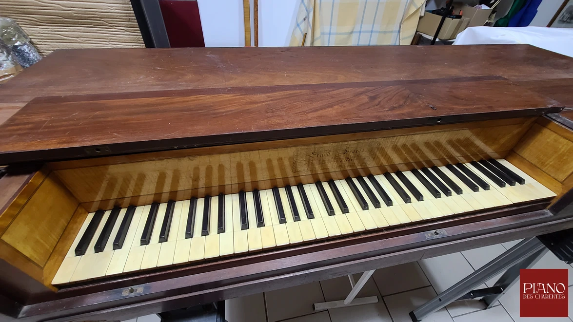 Piano Forte ERARD carré tri-cordes 1803