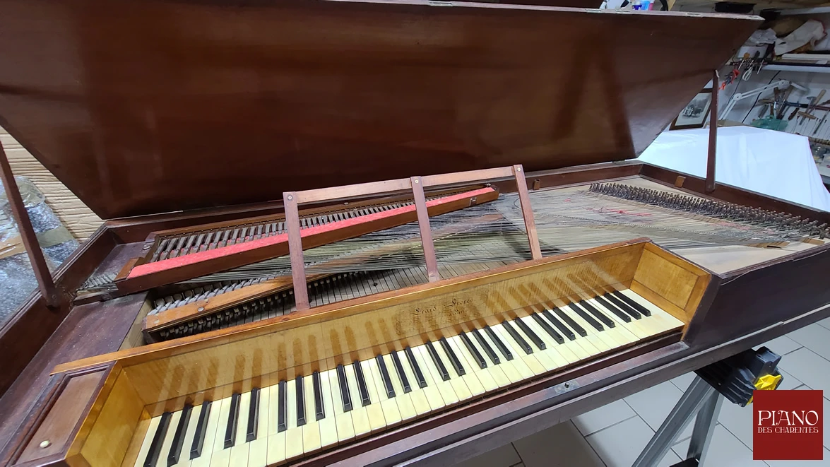 Piano Forte ERARD carré tri-cordes 1803